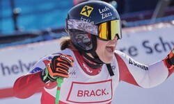 Magdalena Egger jubelt über ihr erstes Weltcup-Podium.