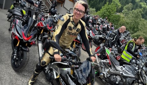 Motorrad-Lederkombi nach Maß von MeinWunschLeder e.U.: individuelle Passform, höchste ...