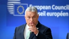 Der ungarische Premier Viktor Orbán ist klar gegen die Nutzung russischer Vermögen für den ...