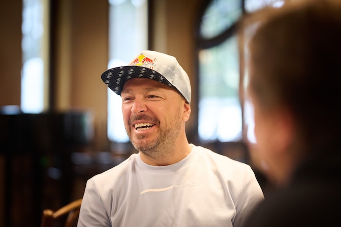 BMX-Profi Senad Grosic fürchtet sich am meisten davor, dass er bei Fragen zu seiner Profession ...