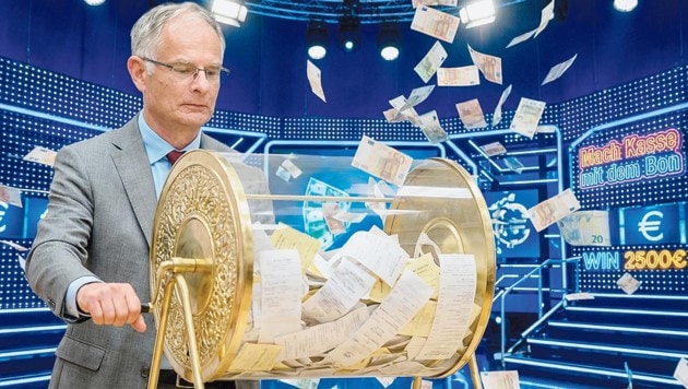 Monatlich will Finanzminister Marterbauer je 2500 Euro an 100 Gewinner verlosen.