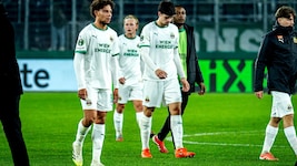 Hängende Köpfe bei den Spielern von Rapid nach der nächsten Pleite im Europacup.