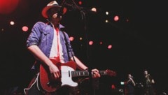 Markanter Hut, lässige Grundhaltung und viel Liebe für Indie-Rock: So werden die Fratellis auch ...