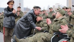 Kim Jong Un begrüßt Soldaten nach ihrer Rückkehr aus dem Ukraine-Krieg, in welchem sie für ...