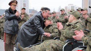 Kim Jong Un begrüßt Soldaten nach ihrer Rückkehr aus dem Ukraine-Krieg, in welchem sie für ...