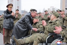 Kim Jong Un begrüßt Soldaten nach ihrer Rückkehr aus dem Ukraine-Krieg, in welchem sie für ...