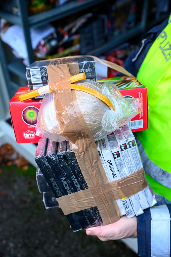 Beschlagnahmte Kugelbombe