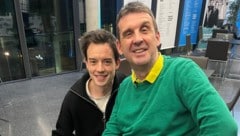 Beste Freunde: „Wecker“-Star Philipp Hansa mit seinem Cousin Thomas.