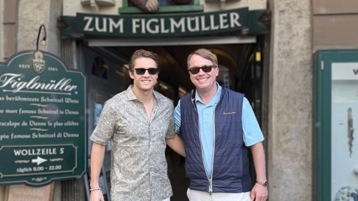 Nick Topel (links) ist Ingenieur und Wellness-Coach – und Partner des US-Botschafters.