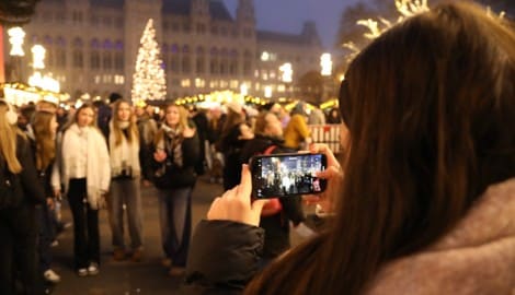 Erst vergangene Woche musste der Christkindlmarkt am Rathausplatz von der Polizei kurzfristig ...