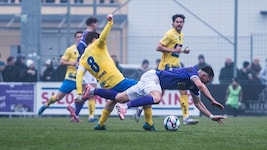 Die Austria (re. Kahrimanovic) und die Vienna lieferten sich einen Fight.