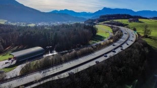 Markus Tschepp Zwischen Eugendorf und Salzburg-Nord wird die Fahrbahn saniert.