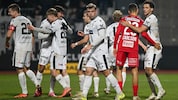 Florian Prirsch (l.) und seine Teamkollegen durften sich über einen Sieg gegen den ...