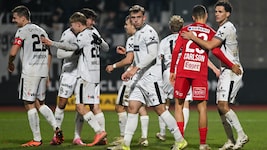 Florian Prirsch (l.) und seine Teamkollegen durften sich über einen Sieg gegen den ...