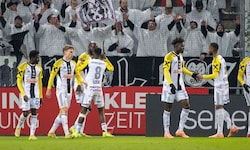 Jubel beim LASK: Die Linzer bejubelten den siebten Sieg in den letzten acht Spielen.