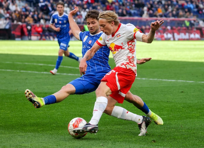 Kapitän Mads Bidstrup (re.).