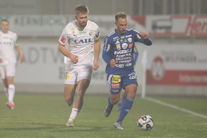 David Kubatta (left) saw the red card.