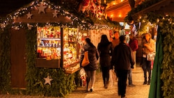 In Niederbayern wurden fünf Männer festgenommen, die einen Anschlag auf einen Weihnachtsmarkt ...