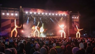 Feiern bei klirrender Kälte: An den beiden Konzerttagen pilgerten mehr als 10.000 Fans ins ...