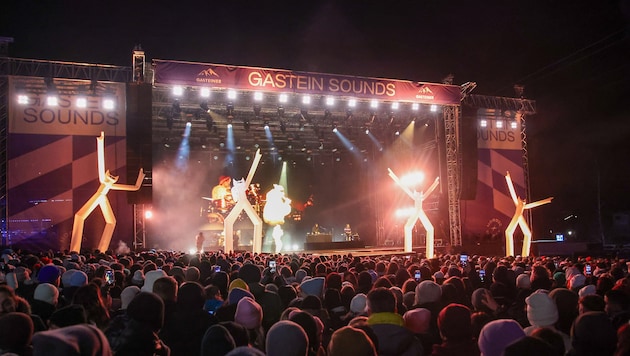 Feiern bei klirrender Kälte: An den beiden Konzerttagen pilgerten mehr als 10.000 Fans ins ...