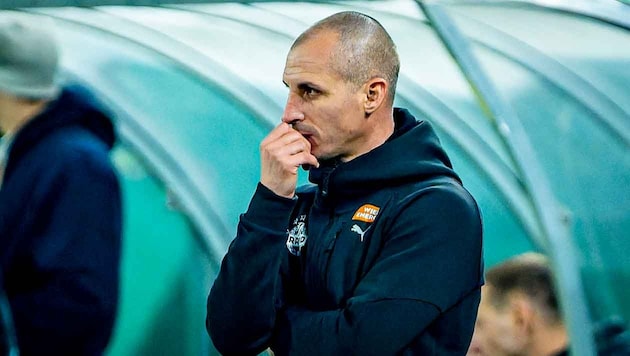 „Drei Zähler“ gibt Interims-Trainer Kulovits als Devise vor – in den ersten drei Matches unter ...