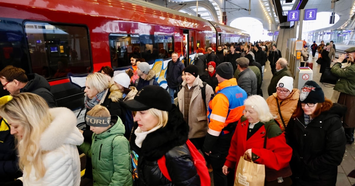 Erster Koralm-Tag: Tausende stürmen in die Züge