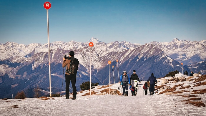 Endlose Weitblicke und großartiges Bergpanorama.
