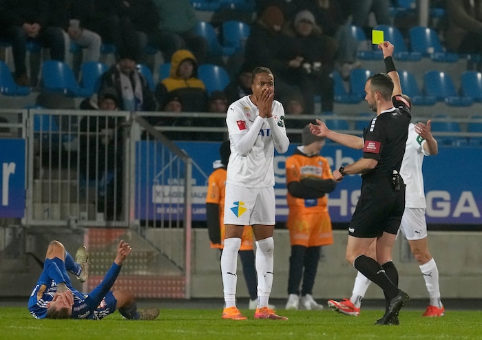 Stefan Ebner (right) had a pitch-black day.