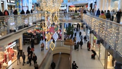 Die Zahl der Last-Minute-Käufer nimmt ab: Kunden wählen Geschenke inzwischen viel bewusster.