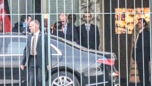 Der ukrainische Präsident Wolodymyr Selenskyj wurde von seinem deutschen Amtskollegen Friedrich ...