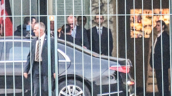 Der ukrainische Präsident Wolodymyr Selenskyj wurde von seinem deutschen Amtskollegen Friedrich ...