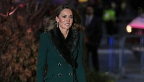 Die britische Prinzessin Kate hat einen Erinnerungsort für Krebskranke besucht.