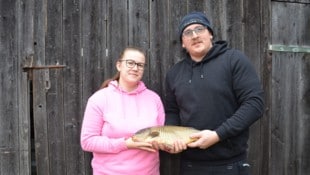 Michaela Altmann und Daniel Hofbauer veredeln Fischgerichte.