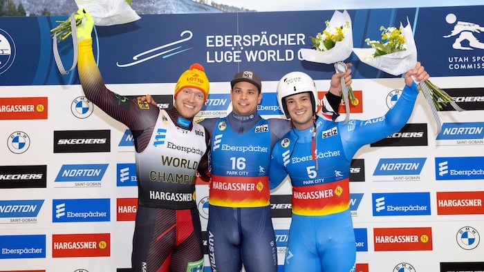 In Winterberg feierte Jonas Müller (Mitte) den ersten Saisonsieg im zweiten Rennen.