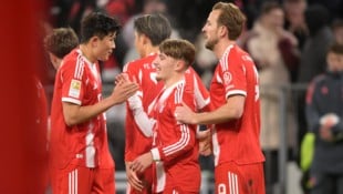 Harry Kane (rechts) rettet dem FC Bayern München einen Punkt gegen FSV Mainz.