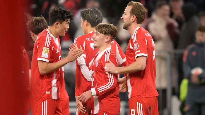 Harry Kane (rechts) rettet dem FC Bayern München einen Punkt gegen FSV Mainz.