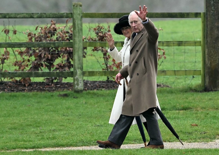 König Charles will Andrew vorerst in Sandringham ins Exil schicken und danach in Bahrain ...