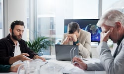 In den vergangenen sechs Monaten bauten rund 30 Prozent der Unternehmen Personal ab.