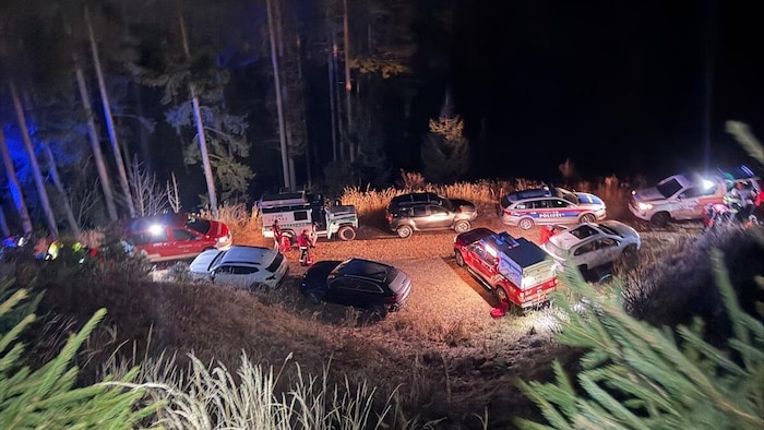 Ein Großaufgebot der Einsatzkräfte konnte die Gruppe schließlich sicher ins Tal geleiten.