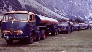 Die Flotte des Unternehmens mit Mercedes-Zugmaschinen auf einem Bild aus dem Jahr 1964.