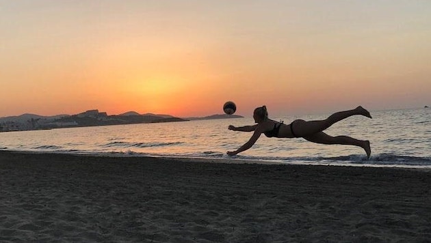 Auch im Urlaub kann Sarah Kastenberger den Volleyball-Sport nicht lassen.