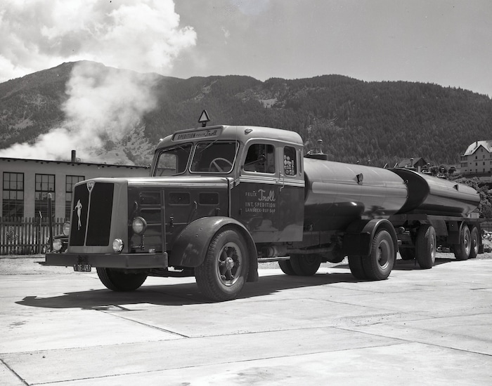 Tankwagen mit riesiger „Schnauze“, damals aber das Modernste auf dem Markt.
