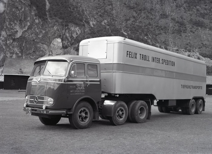 Eine erste Aufnahme vom Tiefkühlwagen der Firma, hier am Standort Landeck.