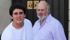 Nick Reiner im Jahr 2009 mit seinem Vater Rob Reiner – der mittlerweile 32-Jährige steht unter ...