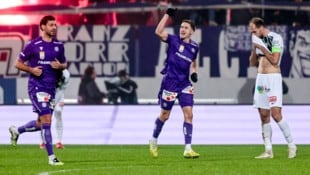 Die Wiener Austria dreht das Spiel gegen Sturm Graz.