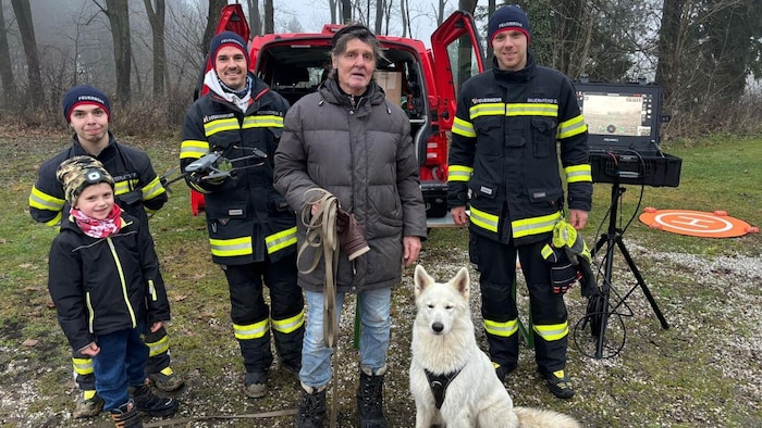 Der Besitzer, „Nelly“ und die Retter.