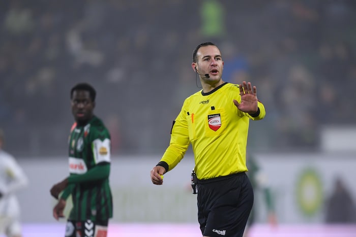 Schiedsirchter Emil Ristoskov lieferte eine bescheidene Leistung ab.