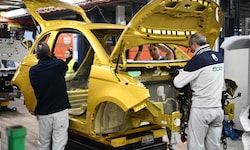 Der Fiat 500e – eigentlich als Elektroauto konstruiert – bekommt auch Verbrennungsmotoren.