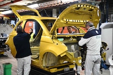 Der Fiat 500e – eigentlich als Elektroauto konstruiert – bekommt auch Verbrennungsmotoren.