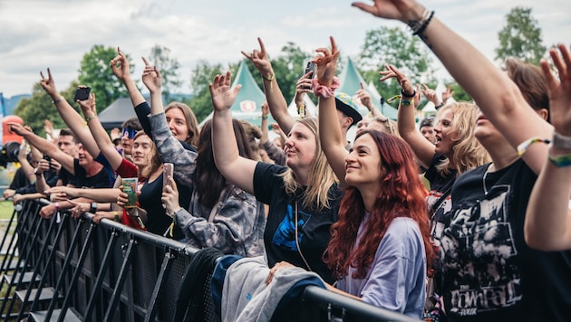 Gute Laune bei den Gästen, die Festivalleitung war über den Betrugsfall natürlich nicht erfreut.